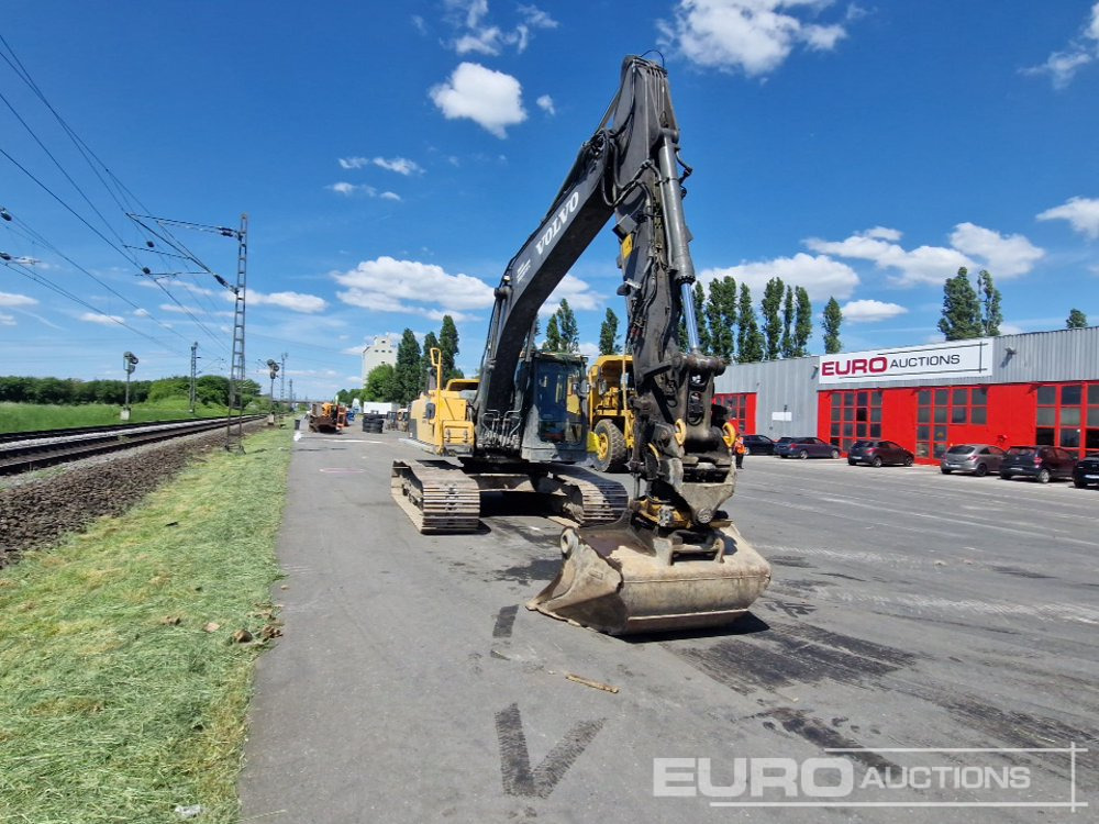 Ekskavator perayap 2014 Volvo EC220DL: gambar 7