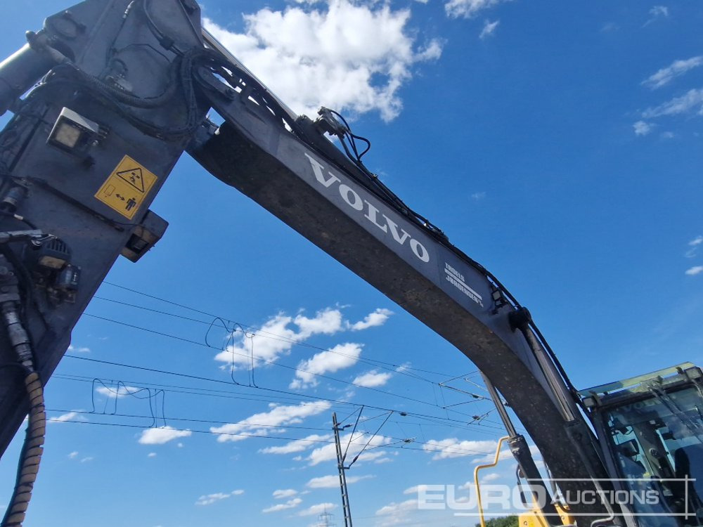Ekskavator perayap 2014 Volvo EC220DL: gambar 13