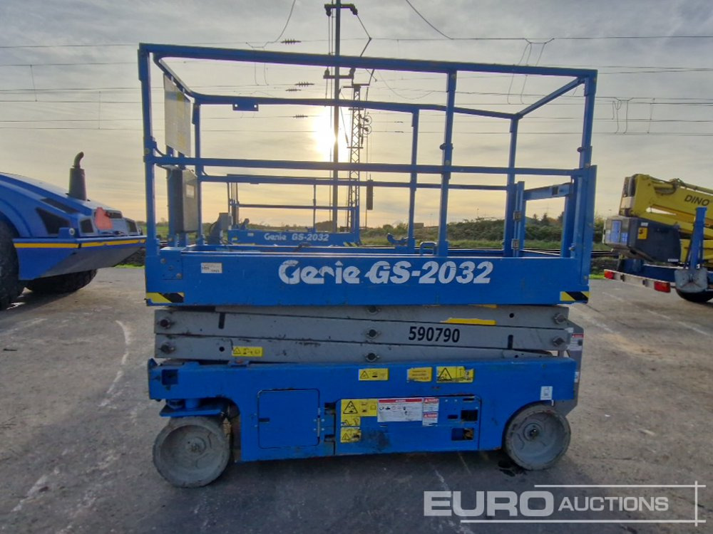 2015 Genie GS-2032 - Scissor lifts: gambar 2 2015 Genie GS-2032 - Scissor lifts: gambar 2