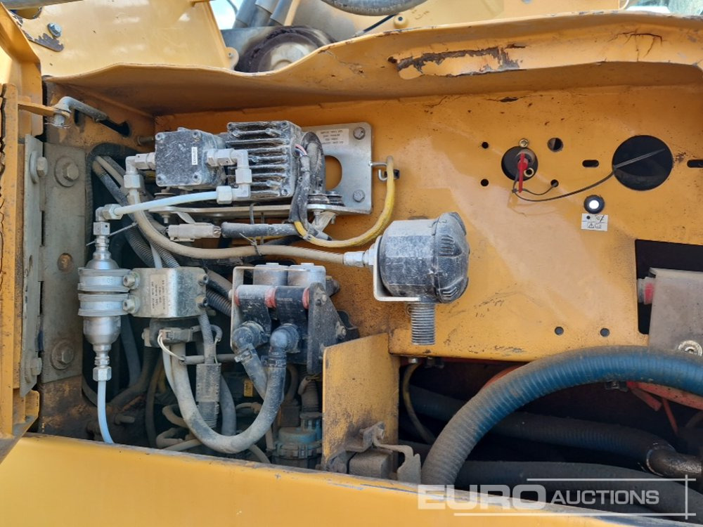 Ekskavator perayap 2017 Liebherr R946: gambar 34
