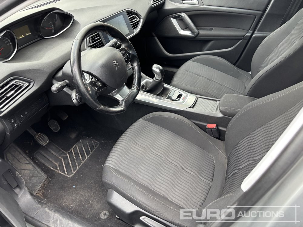 2017 Peugeot 308 HB - Mobil: gambar 5 2017 Peugeot 308 HB - Mobil: gambar 5