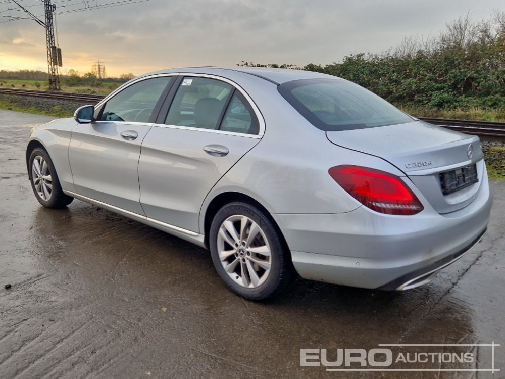 2019 Mercedes Benz C220D - Mobil: gambar 3 2019 Mercedes Benz C220D - Mobil: gambar 3