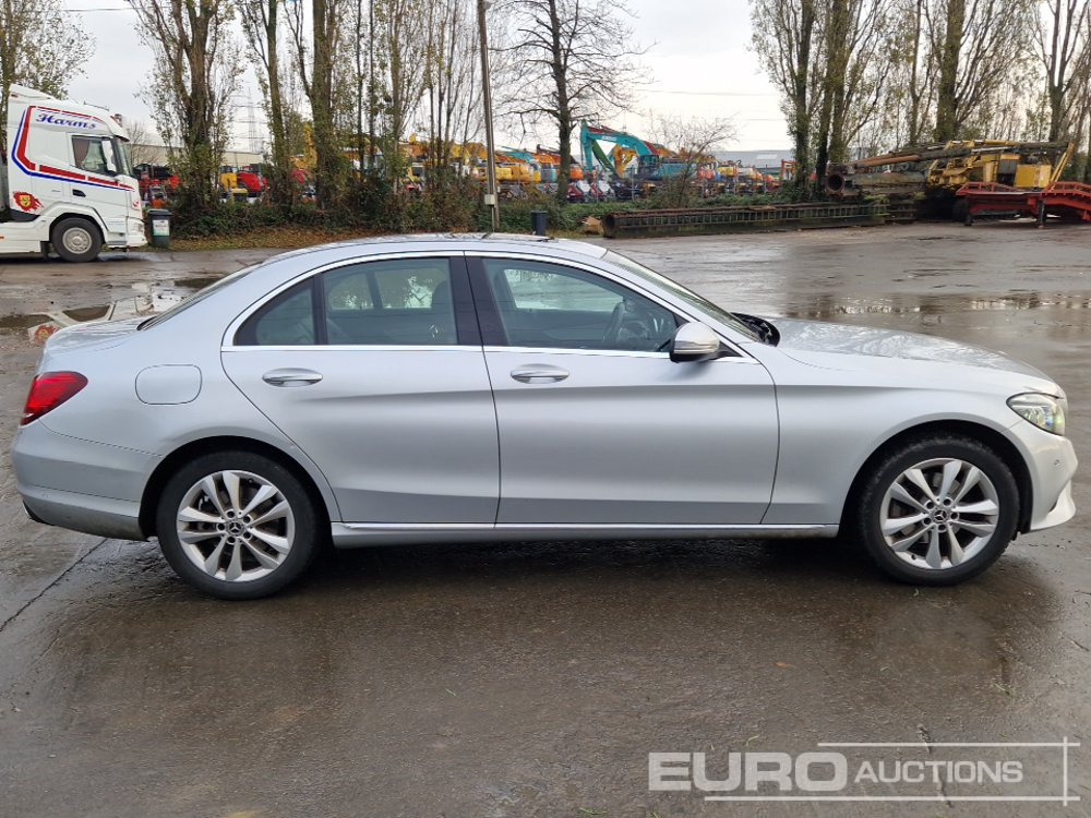 2019 Mercedes Benz C220D - Mobil: gambar 5 2019 Mercedes Benz C220D - Mobil: gambar 5