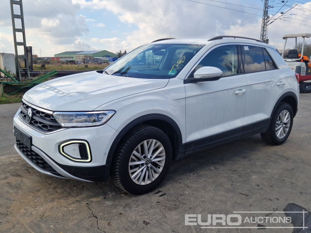 2024 Volkswagen T-Roc - Mobil SUV: gambar 1 2024 Volkswagen T-Roc - Mobil SUV: gambar 1