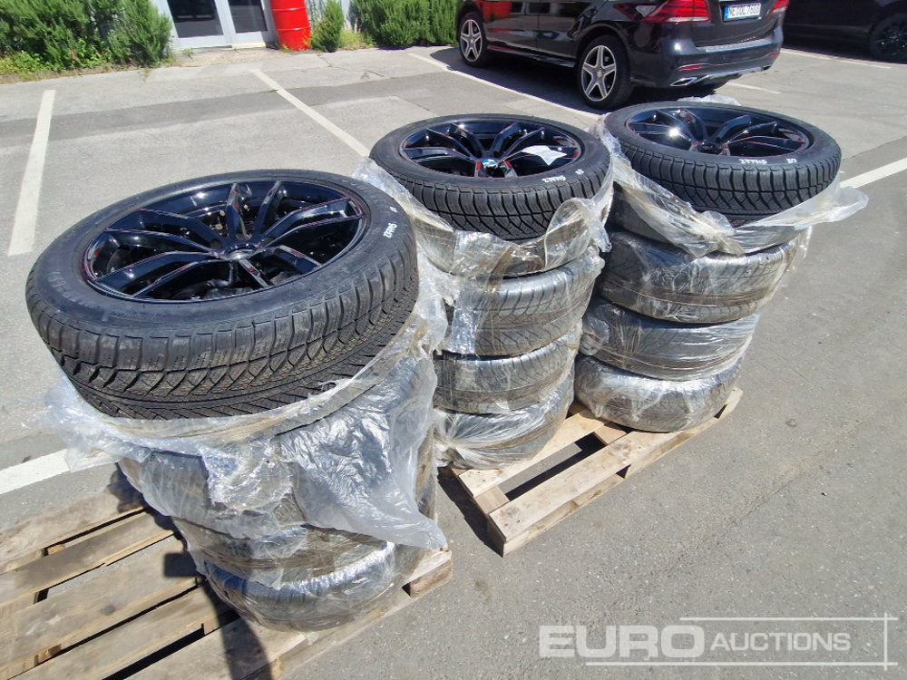 245/45R18 BMW Rims with Goodyear Winter Tyres - Ban: gambar 1 245/45R18 BMW Rims with Goodyear Winter Tyres - Ban: gambar 1