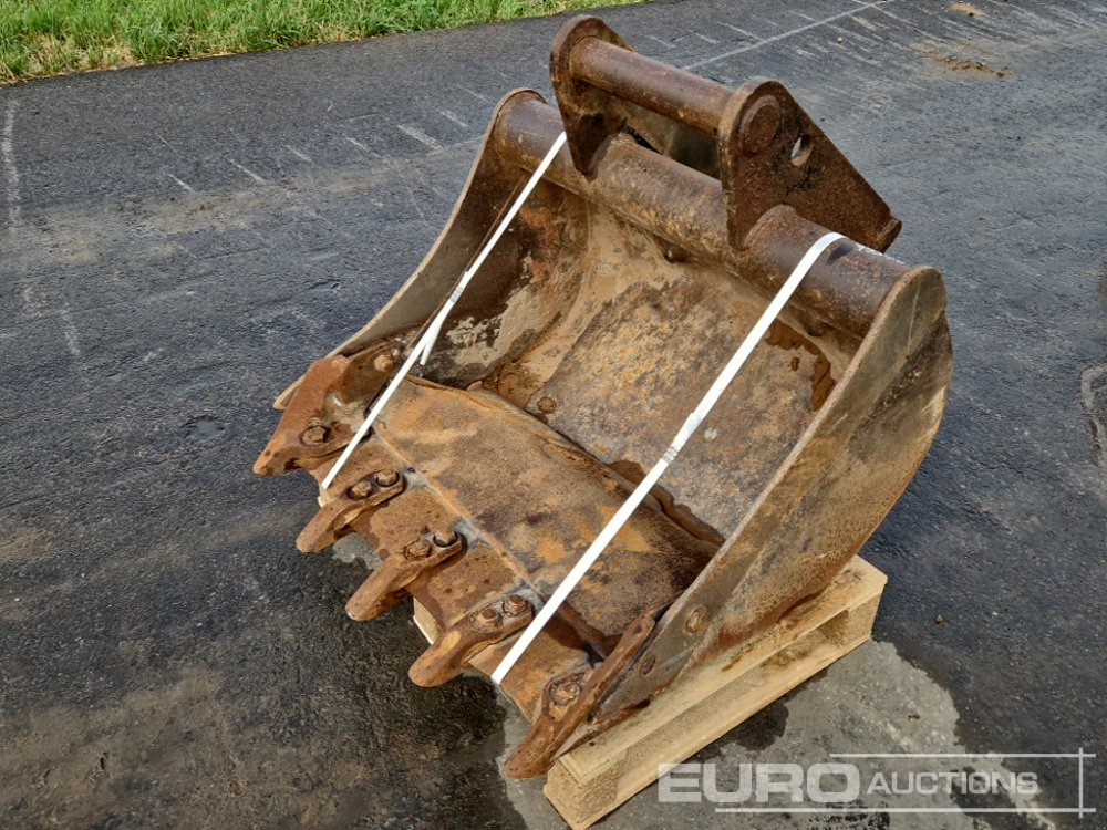 30" Diggin Bucket - Ember: gambar 1 30" Diggin Bucket - Ember: gambar 1