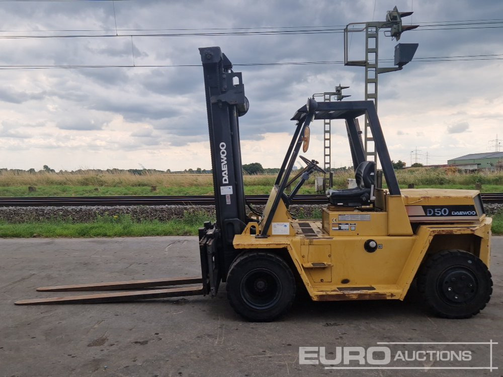 Daewoo D50 - Forklift: gambar 2 Daewoo D50 - Forklift: gambar 2
