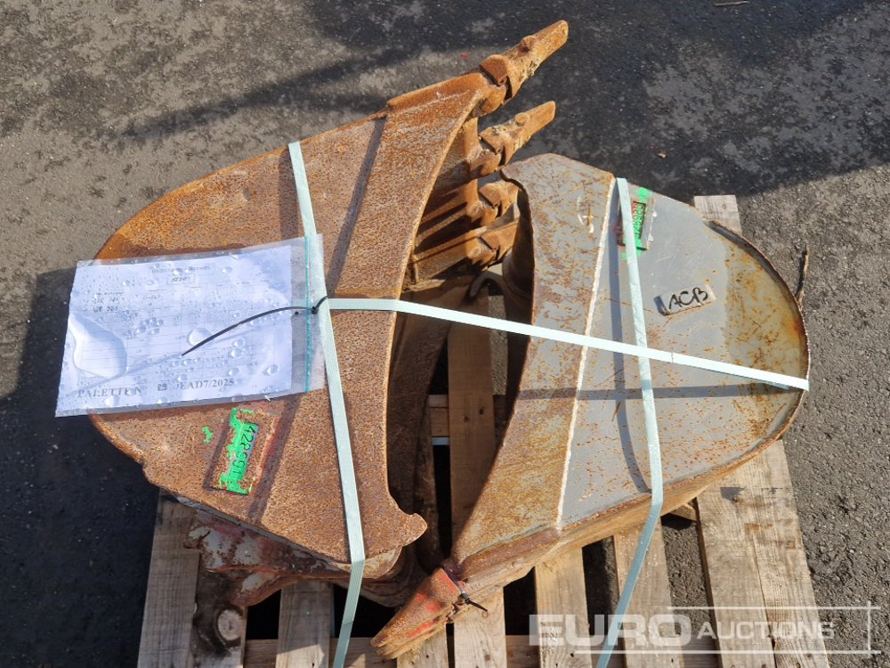 Digging Buckets, MORIN (2 of) - Ember: gambar 5 Digging Buckets, MORIN (2 of) - Ember: gambar 5