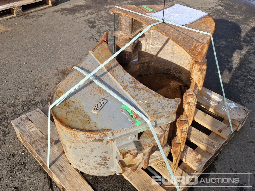Digging Buckets, MORIN (2 of) - Ember: gambar 1 Digging Buckets, MORIN (2 of) - Ember: gambar 1