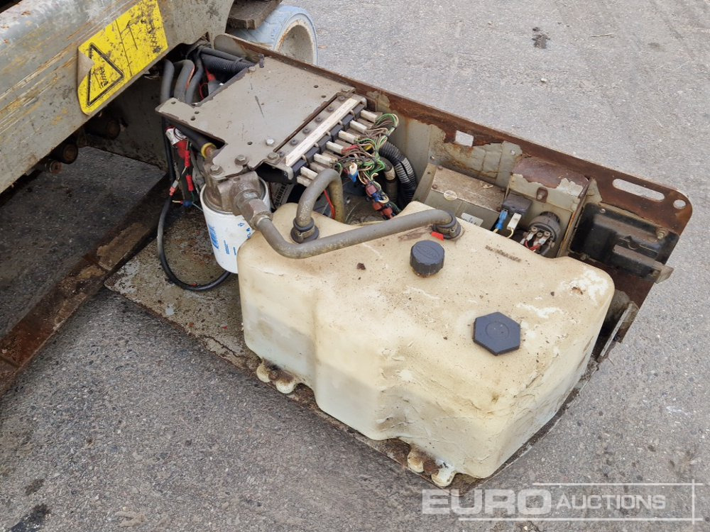 Platform pengangkat Genie Electric Scissor Lift: gambar 13