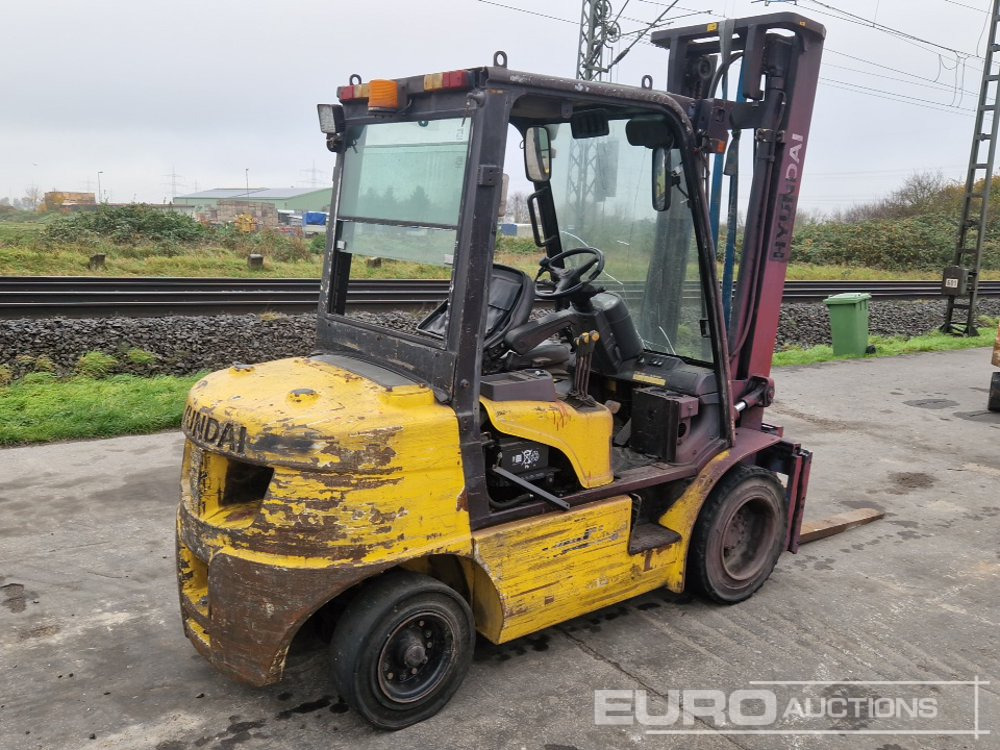 Hyundai Diesel Forklift, 2 Stage Mast, Forks - Forklift diesel: gambar 4 Hyundai Diesel Forklift, 2 Stage Mast, Forks - Forklift diesel: gambar 4