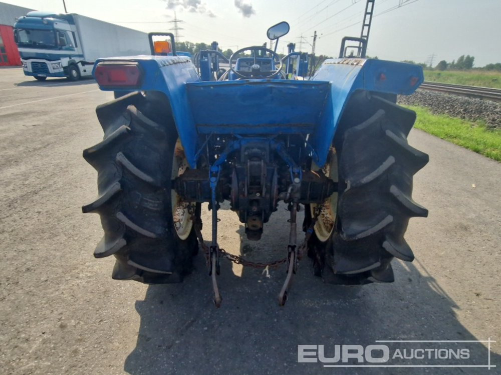 Iseki TL3200 - Traktor kompak: gambar 4 Iseki TL3200 - Traktor kompak: gambar 4