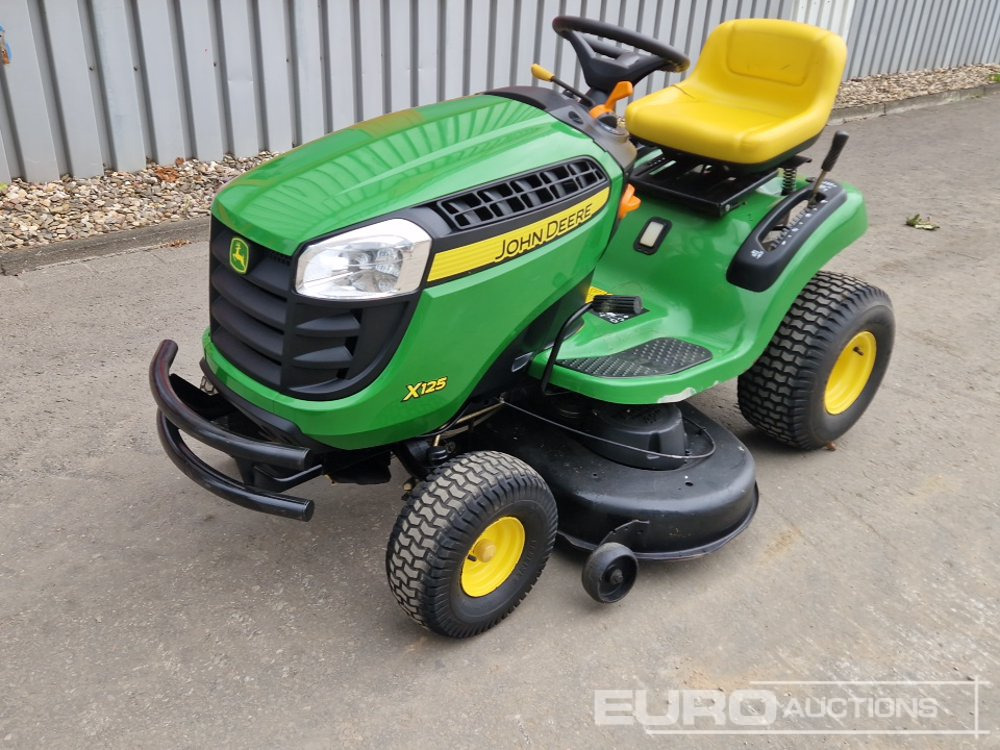 John Deere X125 - Mesin pemotong rumput: gambar 1 John Deere X125 - Mesin pemotong rumput: gambar 1