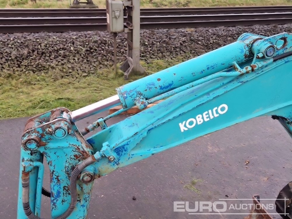 Ekskavator mini Kobelco SK007: gambar 18