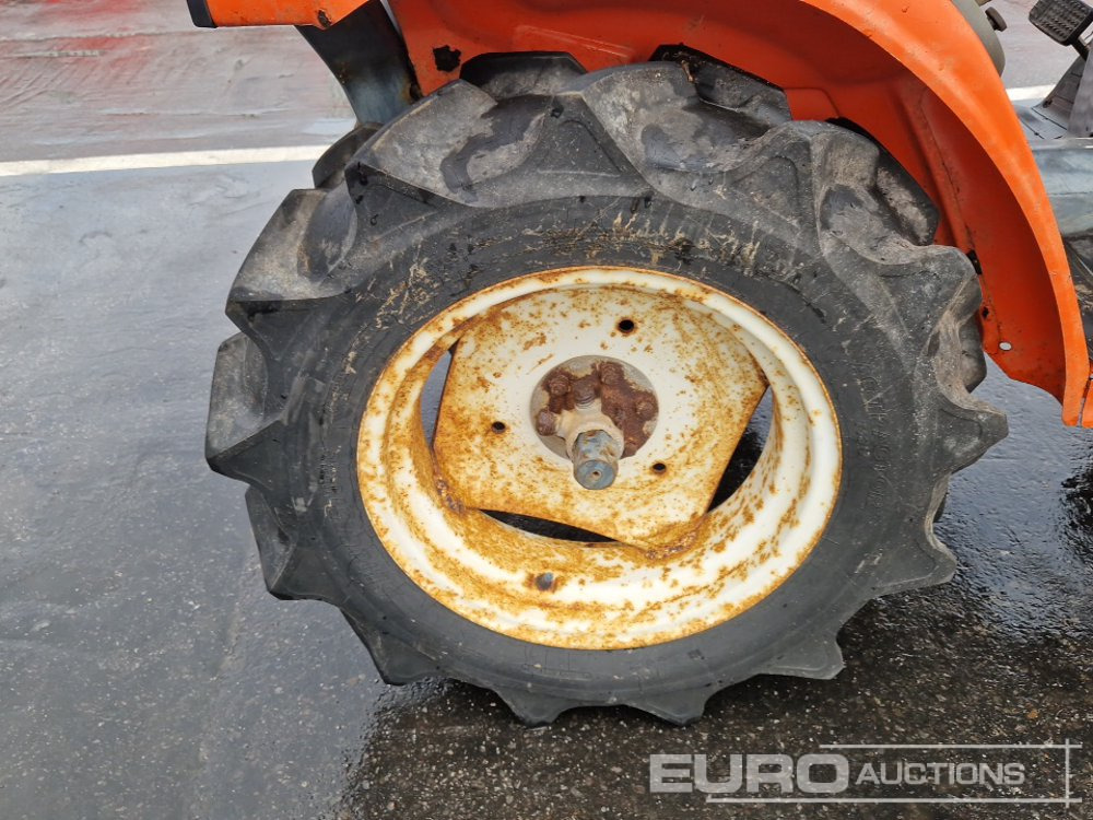 Traktor kompak Kubota GB155: gambar 11