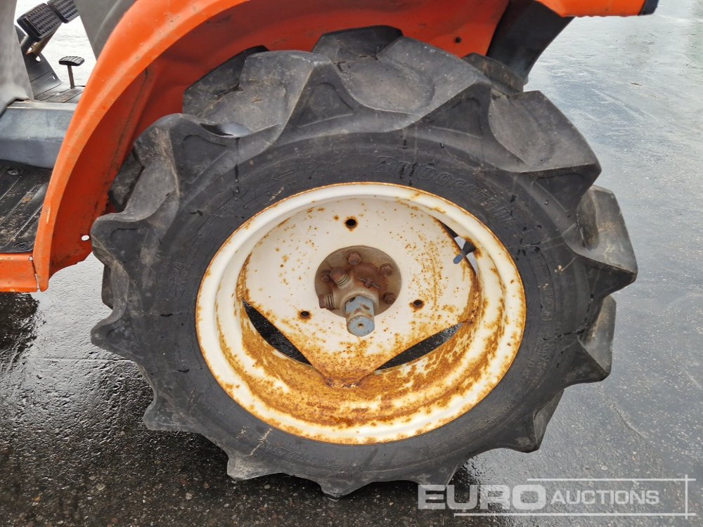 Traktor kompak Kubota GB155: gambar 10