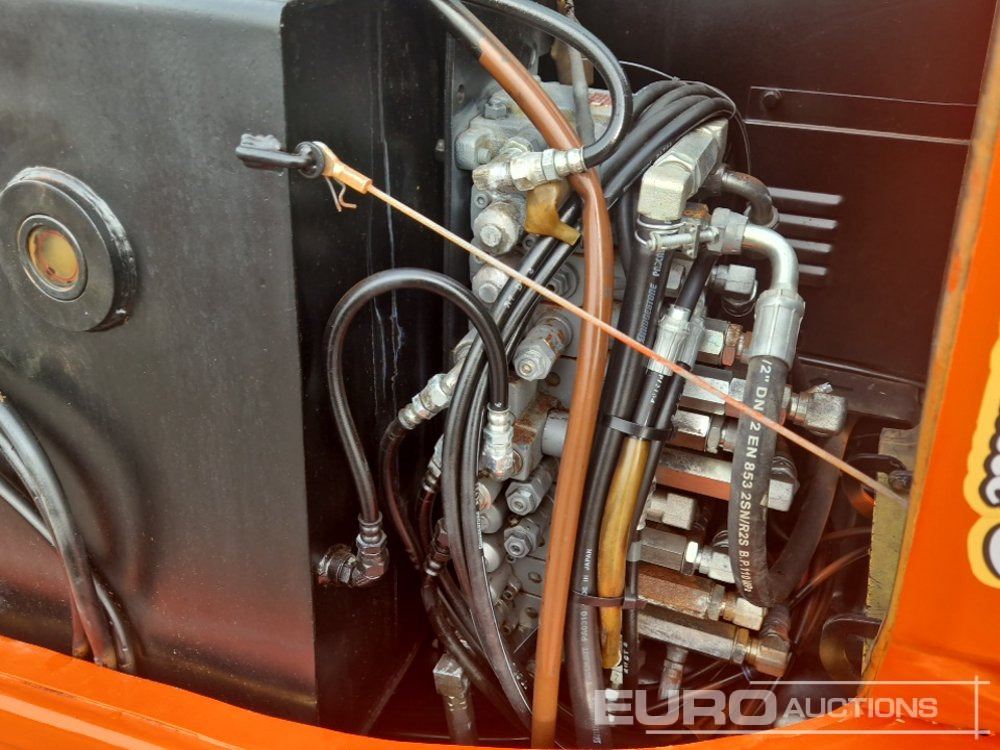 Ekskavator mini Kubota U55-4: gambar 20