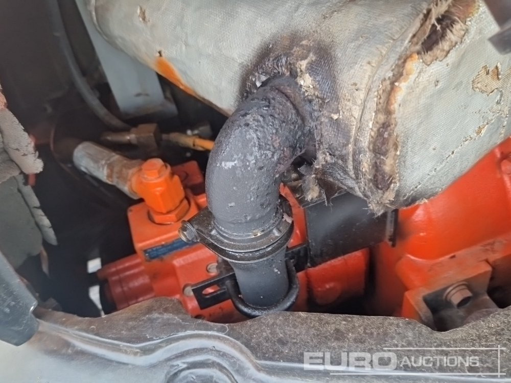 Ekskavator mini Kubota U55-4: gambar 18