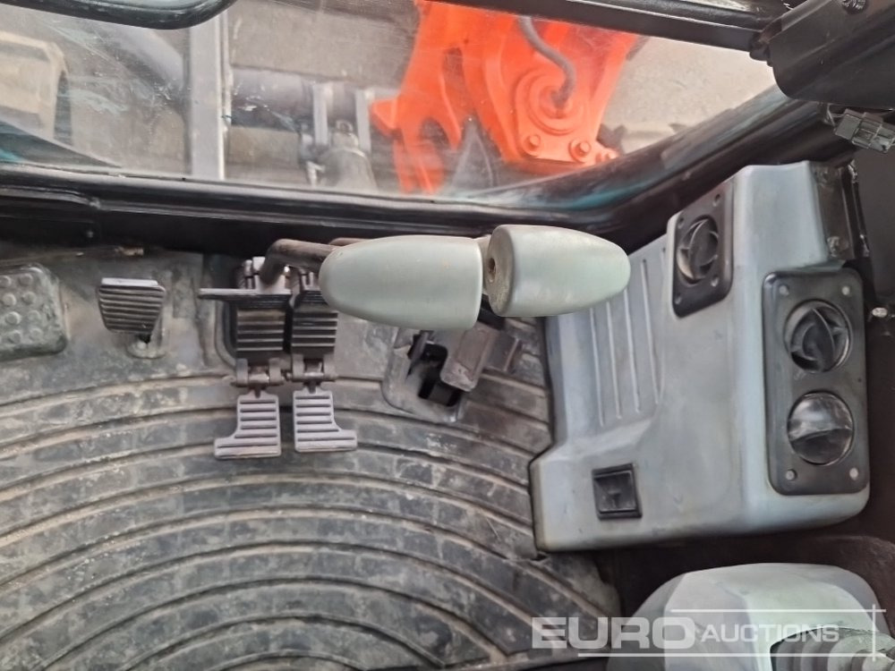 Ekskavator mini Kubota U55-4: gambar 32