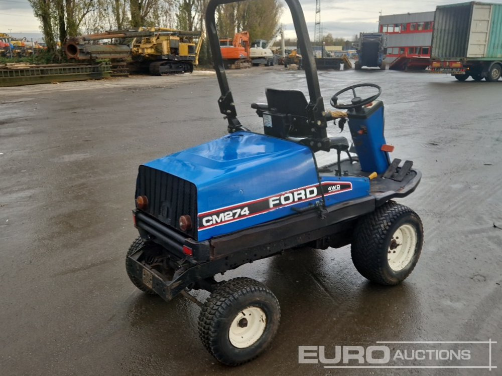New Holland TM274 4WD Ride on Lawnmower, Roll Bar (No Cutting Deck) - Mesin pemotong rumput: gambar 4 New Holland TM274 4WD Ride on Lawnmower, Roll Bar (No Cutting Deck) - Mesin pemotong rumput: gambar 4