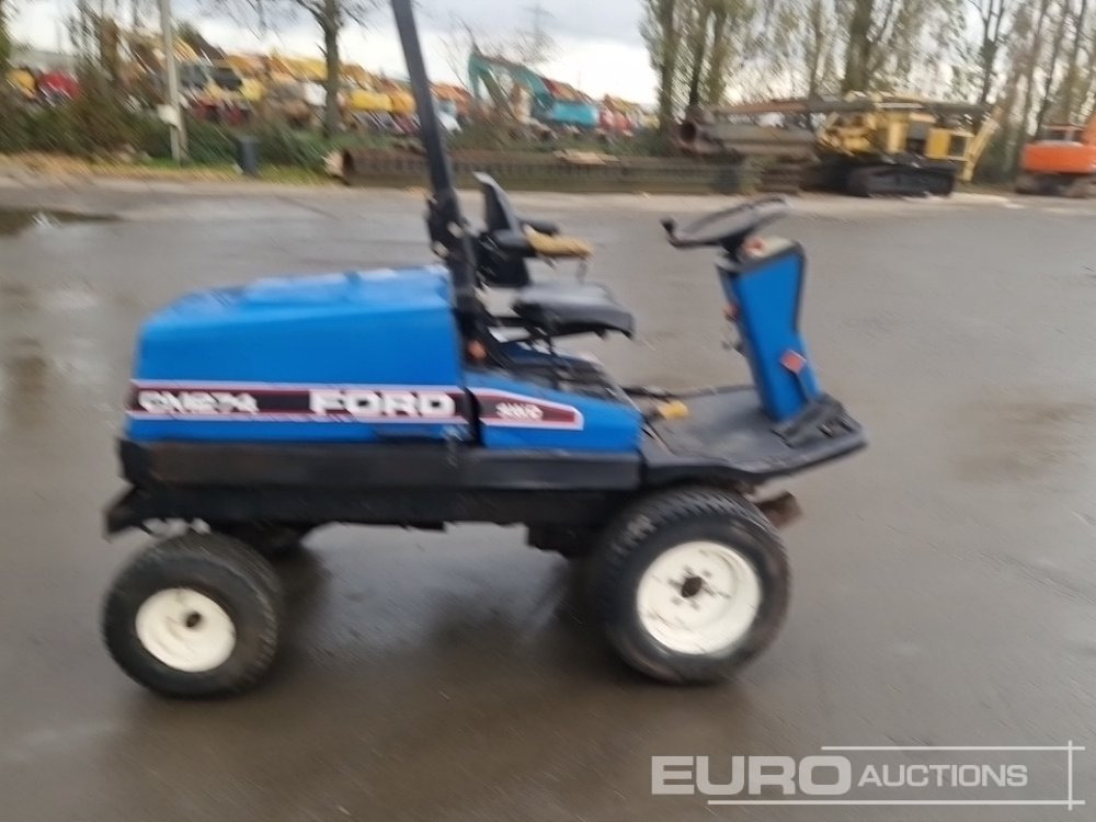 New Holland TM274 4WD Ride on Lawnmower, Roll Bar (No Cutting Deck) - Mesin pemotong rumput: gambar 5 New Holland TM274 4WD Ride on Lawnmower, Roll Bar (No Cutting Deck) - Mesin pemotong rumput: gambar 5