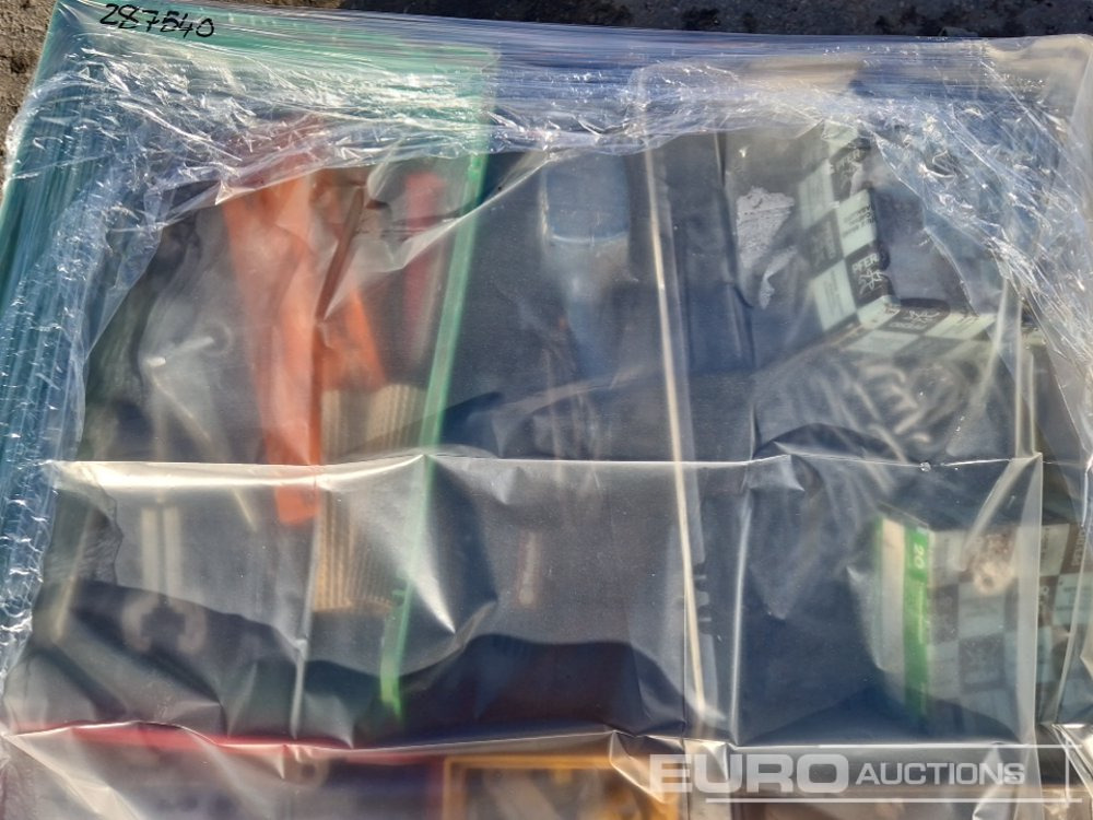 Pallet of Grease Pumps, Chains, Electric Tools, Hoses - Membangun inventaris: gambar 4 Pallet of Grease Pumps, Chains, Electric Tools, Hoses - Membangun inventaris: gambar 4