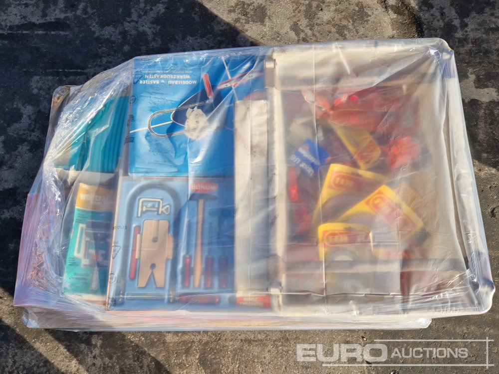 Pallet of Hobby Craft Sets, Sanding Disc, Wood Vice - Membangun inventaris: gambar 1 Pallet of Hobby Craft Sets, Sanding Disc, Wood Vice - Membangun inventaris: gambar 1