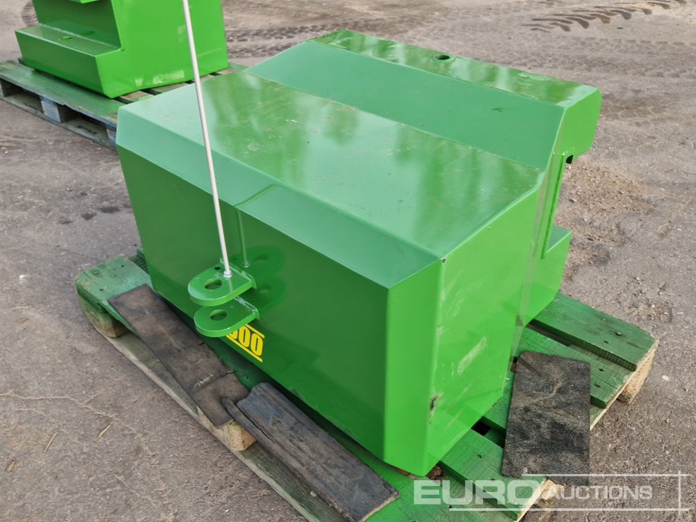 Unused 2025 John Deere 600kg Front Weights to suit John Deere Tractors, Metal Case with Towing Eye (Green) - Peralatan pertanian: gambar 3 Unused 2025 John Deere 600kg Front Weights to suit John Deere Tractors, Metal Case with Towing Eye (Green) - Peralatan pertanian: gambar 3