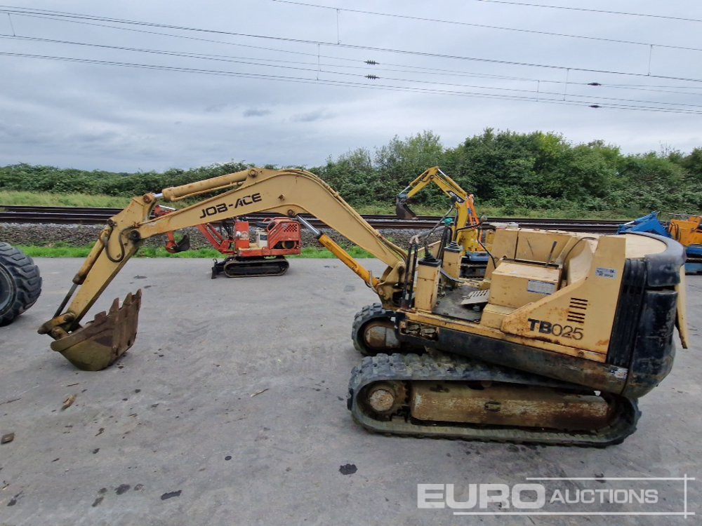 Takeuchi TB025 - Ekskavator mini: gambar 2 Takeuchi TB025 - Ekskavator mini: gambar 2