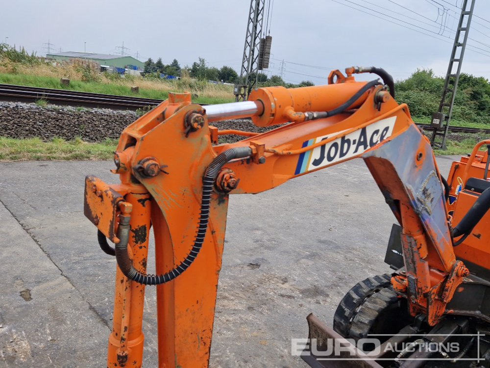 Takeuchi TB080 - Ekskavator mini: gambar 4 Takeuchi TB080 - Ekskavator mini: gambar 4