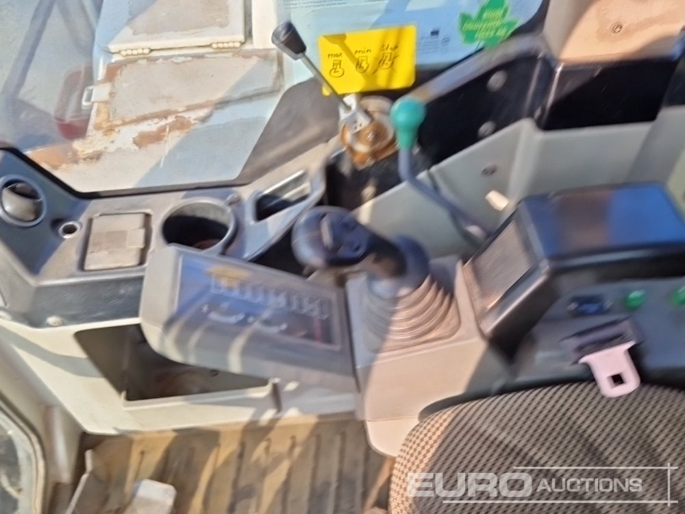 Ekskavator perayap Takeuchi TB1140: gambar 35