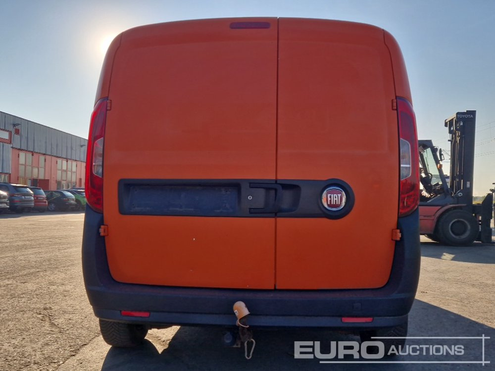 2016 Fiat Doblo - Van pengiriman: gambar 4 2016 Fiat Doblo - Van pengiriman: gambar 4
