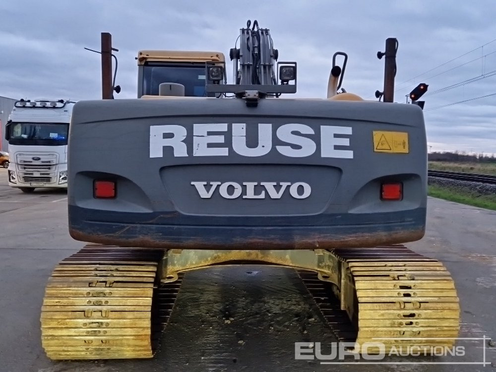 Volvo EC210CL - Ekskavator perayap: gambar 4 Volvo EC210CL - Ekskavator perayap: gambar 4