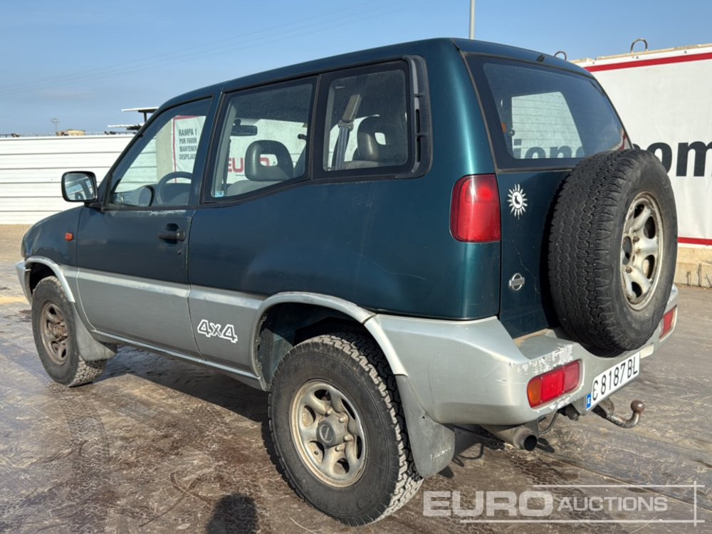 1995 Nissan Terrano II - Mobil SUV: gambar 3 1995 Nissan Terrano II - Mobil SUV: gambar 3