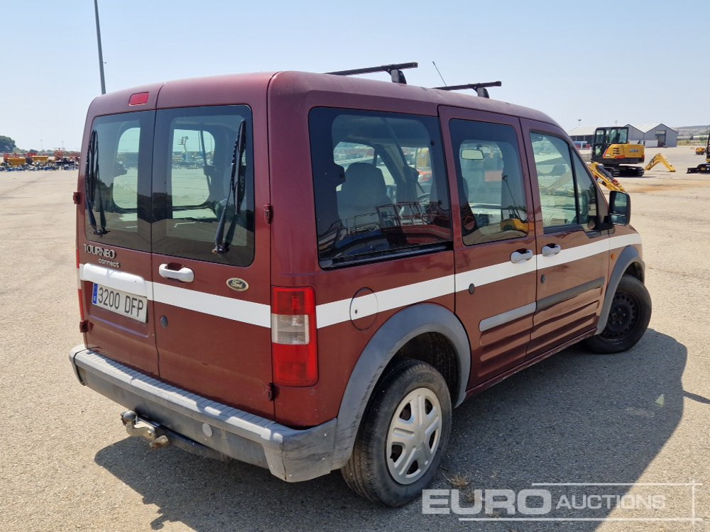 2005 Ford Transit Connect - Van penumpang: gambar 5 2005 Ford Transit Connect - Van penumpang: gambar 5