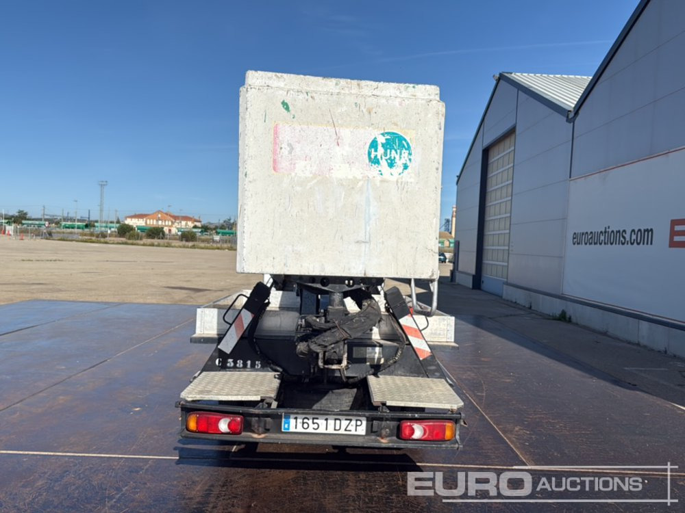2006 Nissan Cabstar - Platform udara yang dipasang di truk: gambar 4 2006 Nissan Cabstar - Platform udara yang dipasang di truk: gambar 4