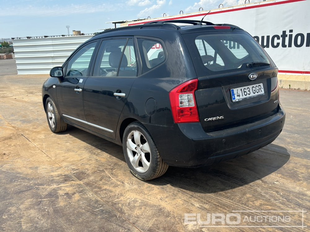 2008 Kia Carens - Mobil: gambar 3 2008 Kia Carens - Mobil: gambar 3