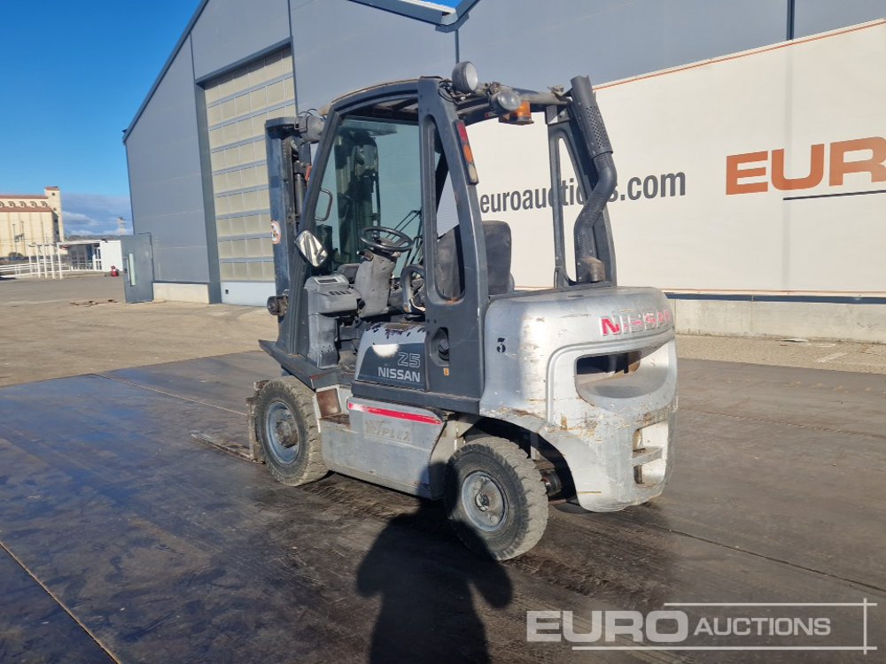 2008 Nissan 25 - Forklift: gambar 3 2008 Nissan 25 - Forklift: gambar 3