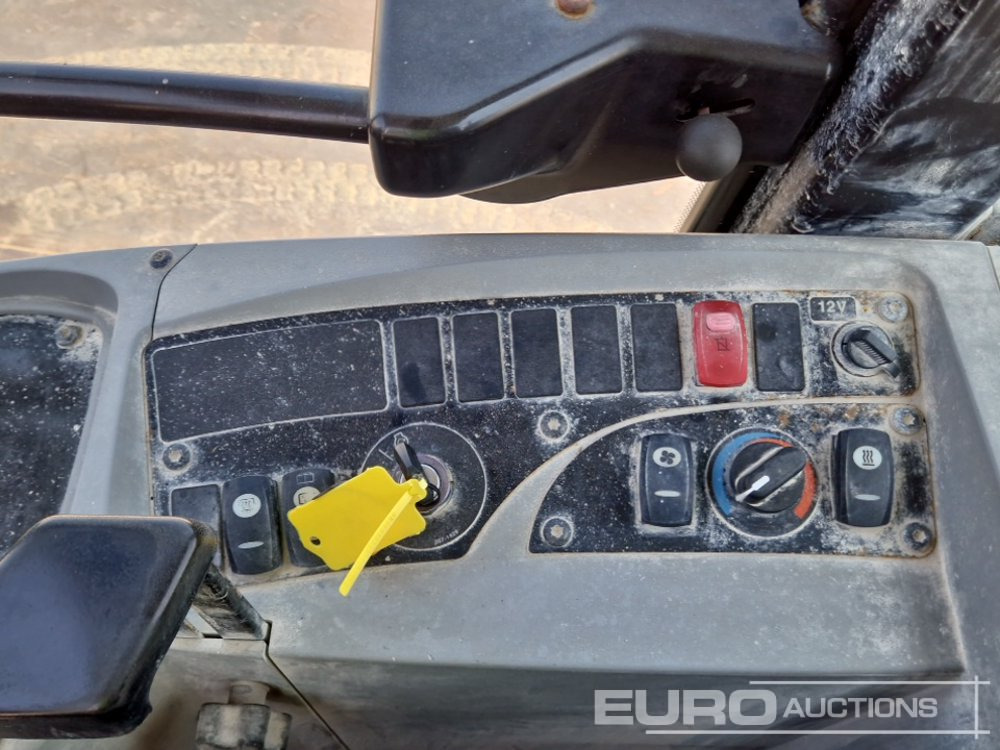 Wheel loader 2010 CAT 908H: gambar 24