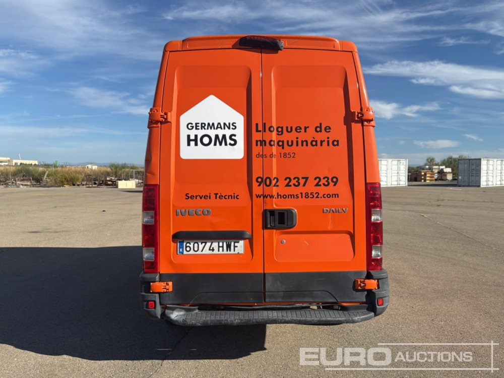 2014 Iveco Daily 35 S13 - Van panel: gambar 4 2014 Iveco Daily 35 S13 - Van panel: gambar 4