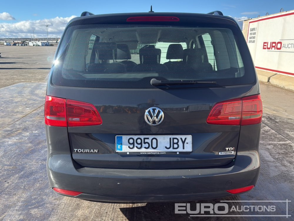2014 Volkswagen Touran - Mobil: gambar 4 2014 Volkswagen Touran - Mobil: gambar 4