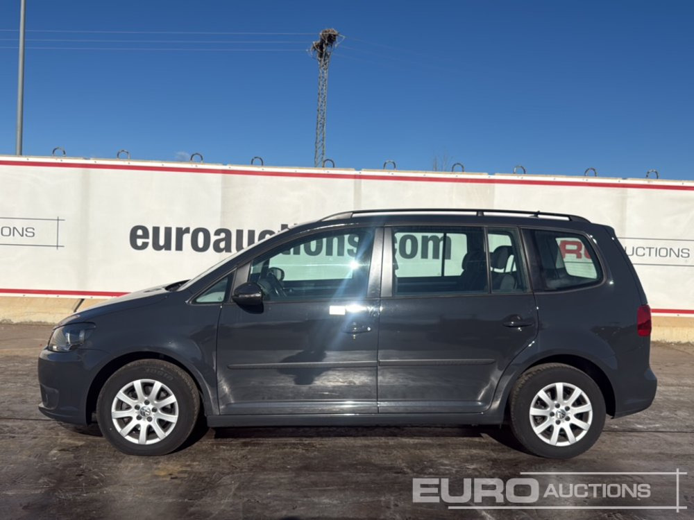 2014 Volkswagen Touran - Mobil: gambar 2 2014 Volkswagen Touran - Mobil: gambar 2