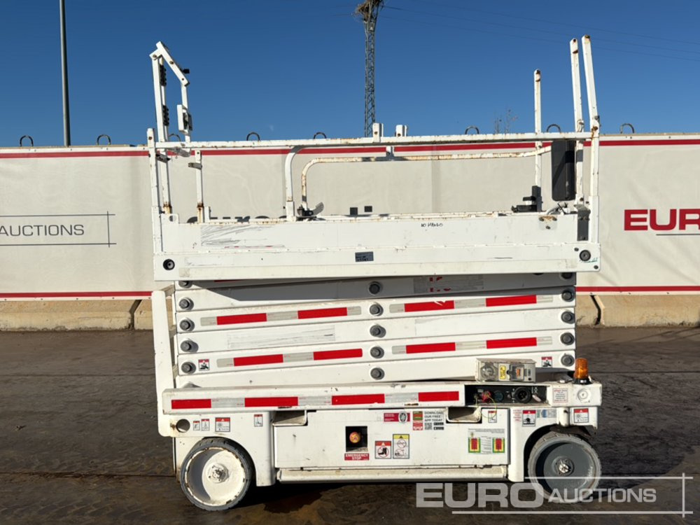 2015 Haulotte Compact 14 - Scissor lifts: gambar 2 2015 Haulotte Compact 14 - Scissor lifts: gambar 2