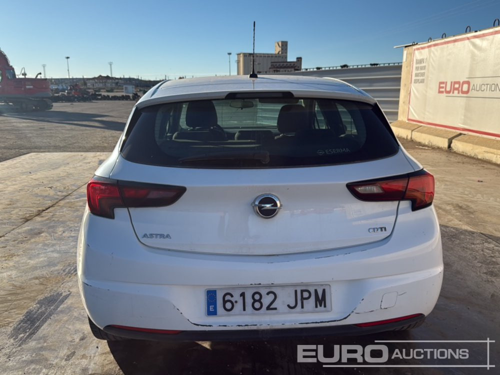 2016 Opel Astra - Mobil: gambar 4 2016 Opel Astra - Mobil: gambar 4