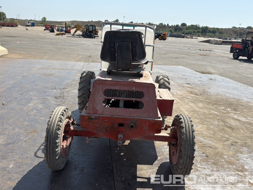 Compact Tractor, Water Tank - Traktor kompak: gambar 4 Compact Tractor, Water Tank - Traktor kompak: gambar 4