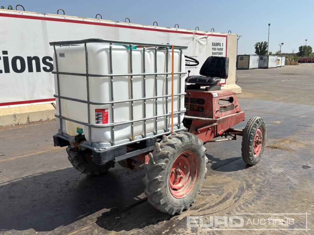 Compact Tractor, Water Tank - Traktor kompak: gambar 1 Compact Tractor, Water Tank - Traktor kompak: gambar 1