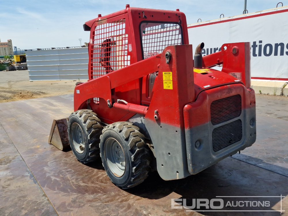 Komatsu SK-714 - Skid steer: gambar 3 Komatsu SK-714 - Skid steer: gambar 3