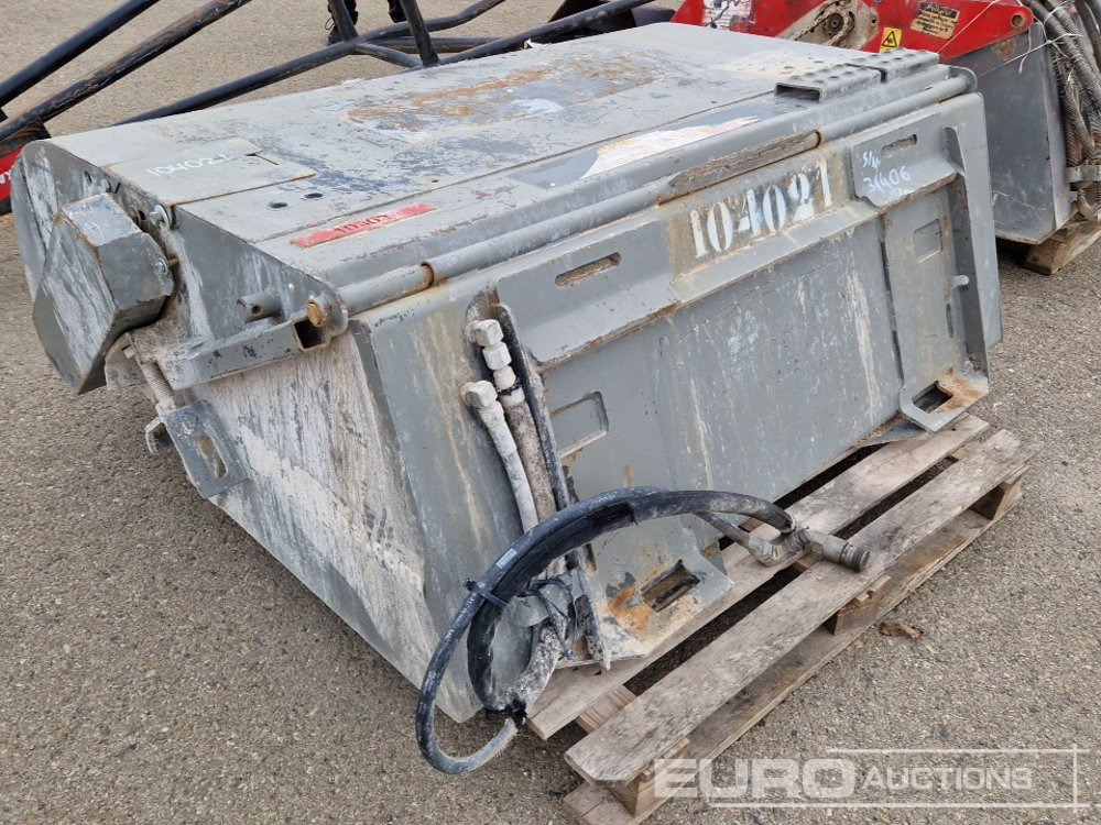 2015 Bobcat 60 SWEEPER - Lampiran untuk Skid steer: gambar 1 2015 Bobcat 60 SWEEPER - Lampiran untuk Skid steer: gambar 1