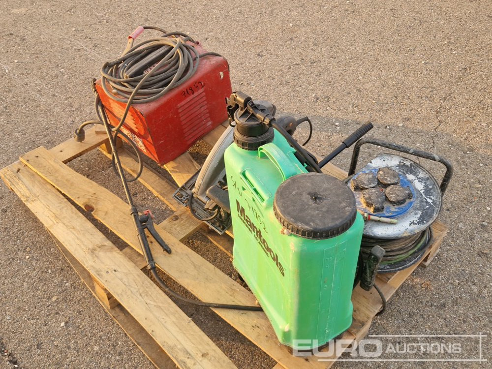 Pallet of Welding Machine, Circular Saw, Cable Reel, Backpack Sprayer - Membangun inventaris: gambar 4 Pallet of Welding Machine, Circular Saw, Cable Reel, Backpack Sprayer - Membangun inventaris: gambar 4