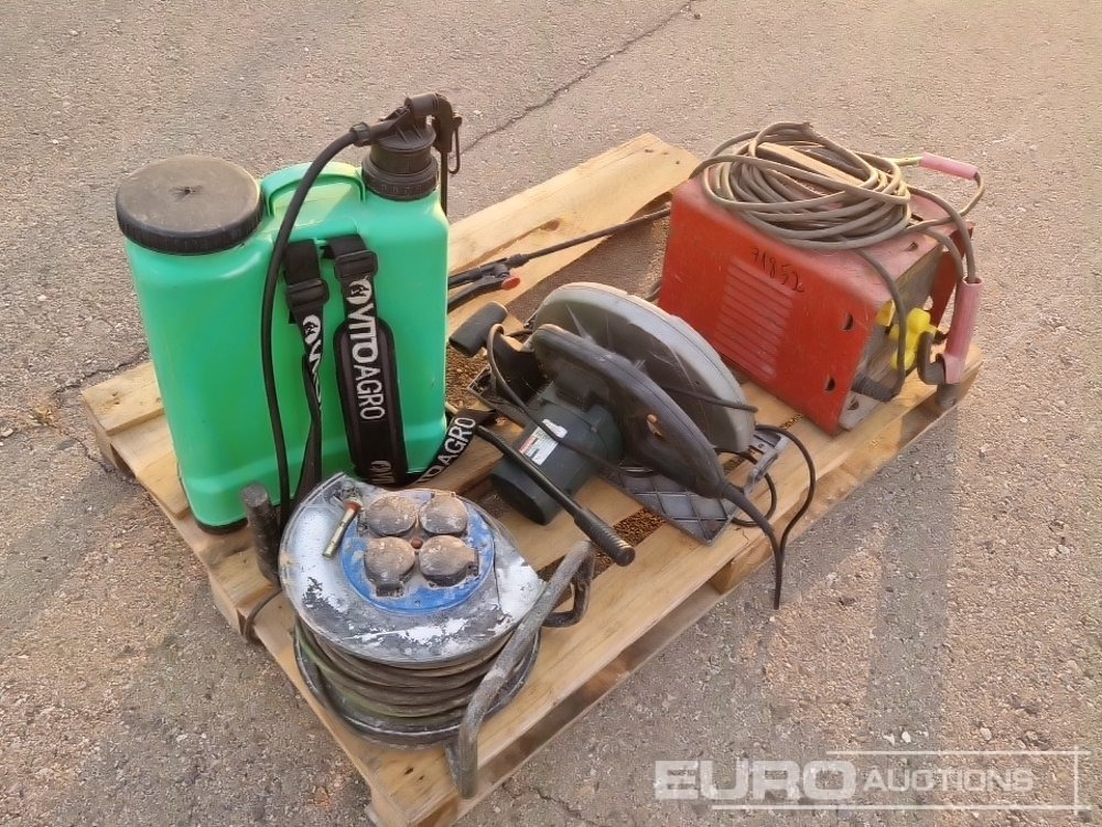 Pallet of Welding Machine, Circular Saw, Cable Reel, Backpack Sprayer - Membangun inventaris: gambar 1 Pallet of Welding Machine, Circular Saw, Cable Reel, Backpack Sprayer - Membangun inventaris: gambar 1